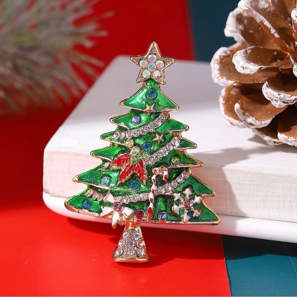 Festive Christmas Tree Brooch.
